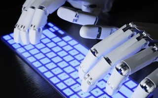 點擊在線求助，應答的卻都是機器人，這樣真的好